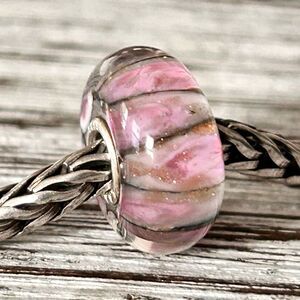 TROLLBEADS Pink Conch Bead LAA 925S NEW! Pink & Gray w Glitter ✨